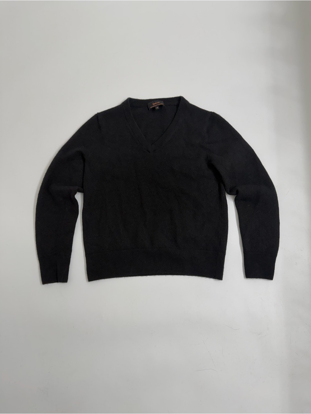 Quince 100% Mongolian Cashmere V Neck Sweater Black Medium